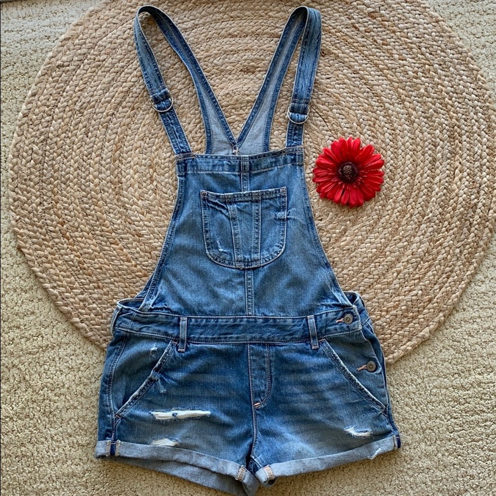 Hollister distressed overall shorts
